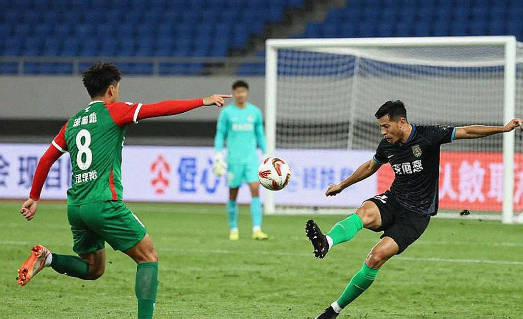 Chuyển nhượng V-League: Đầy đủ hình thức, rỗng ruột dữ liệu