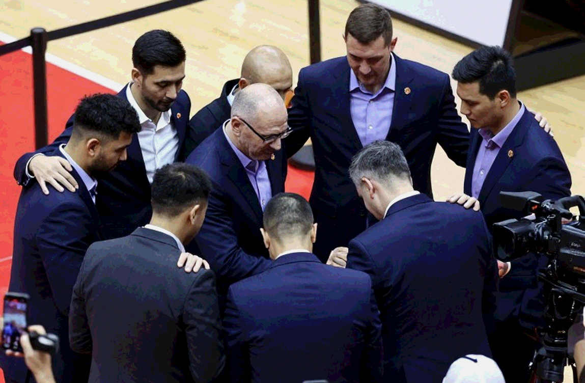 Mike James và Bruno Fernando tỏa sáng, Anadolu Efes tiếp tục chiến thắng trên đất Nga tại VTB Super Cup