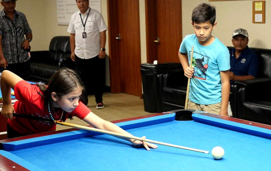 Brentwood: Williams ngược dòng từ 1-5, Carter nghiền Ding 6-2 — và tấm vé top 16 ở tuổi 47
