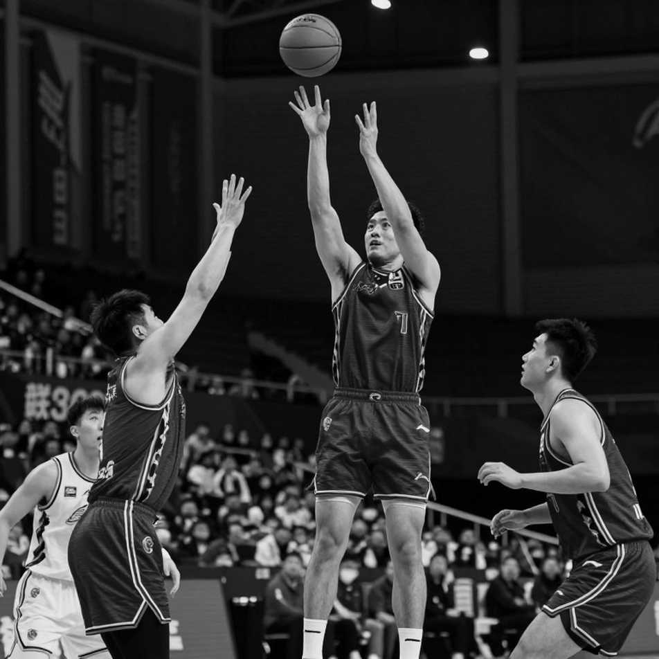 Mario Hezonja: Vụ cá cược thầm lặng của Kenny Atkinson với 115 kg tại Cleveland