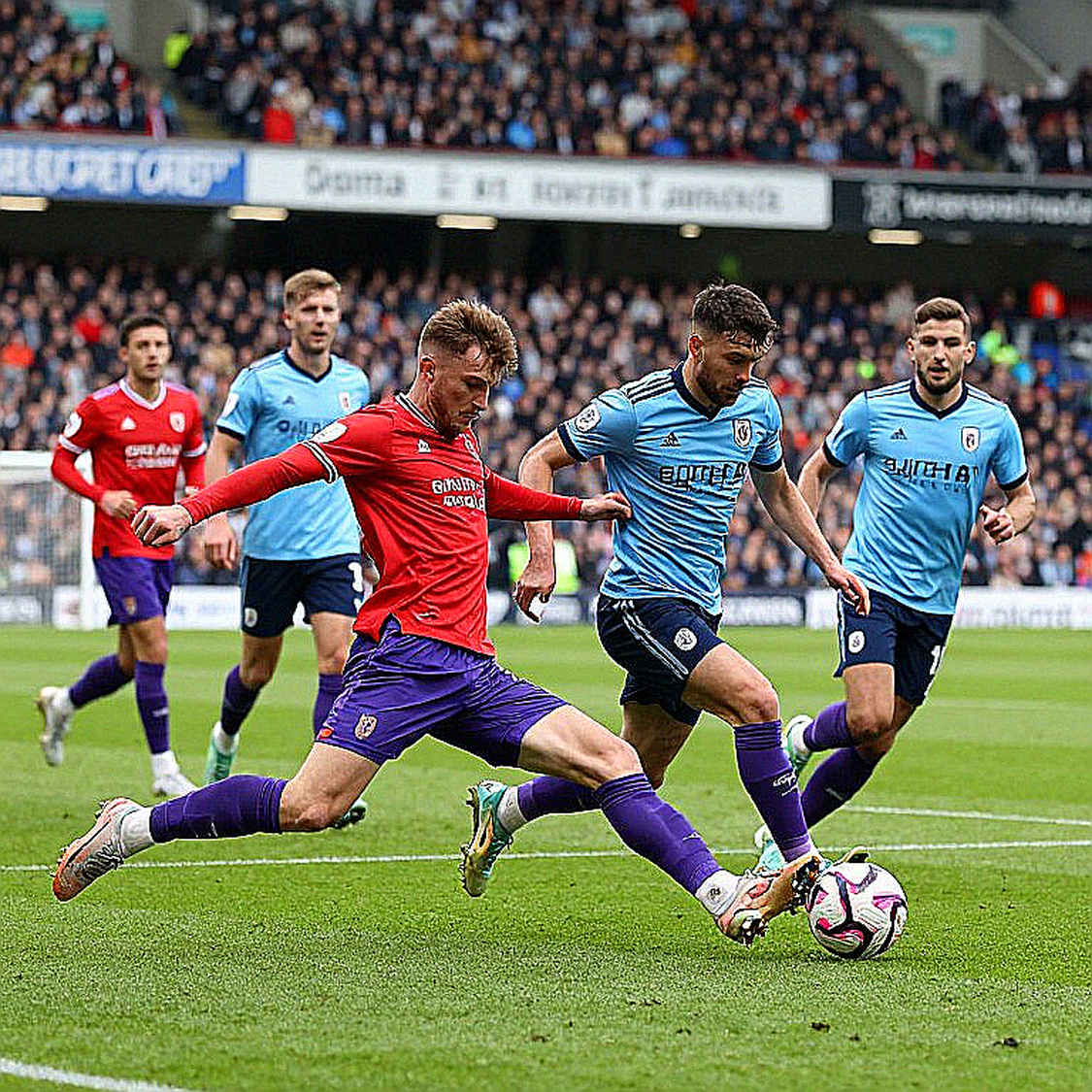 Mudryk, Adarabioyo và Sanchez: Chelsea đang bán đi không gian hay đang mua lại sự ổn định?